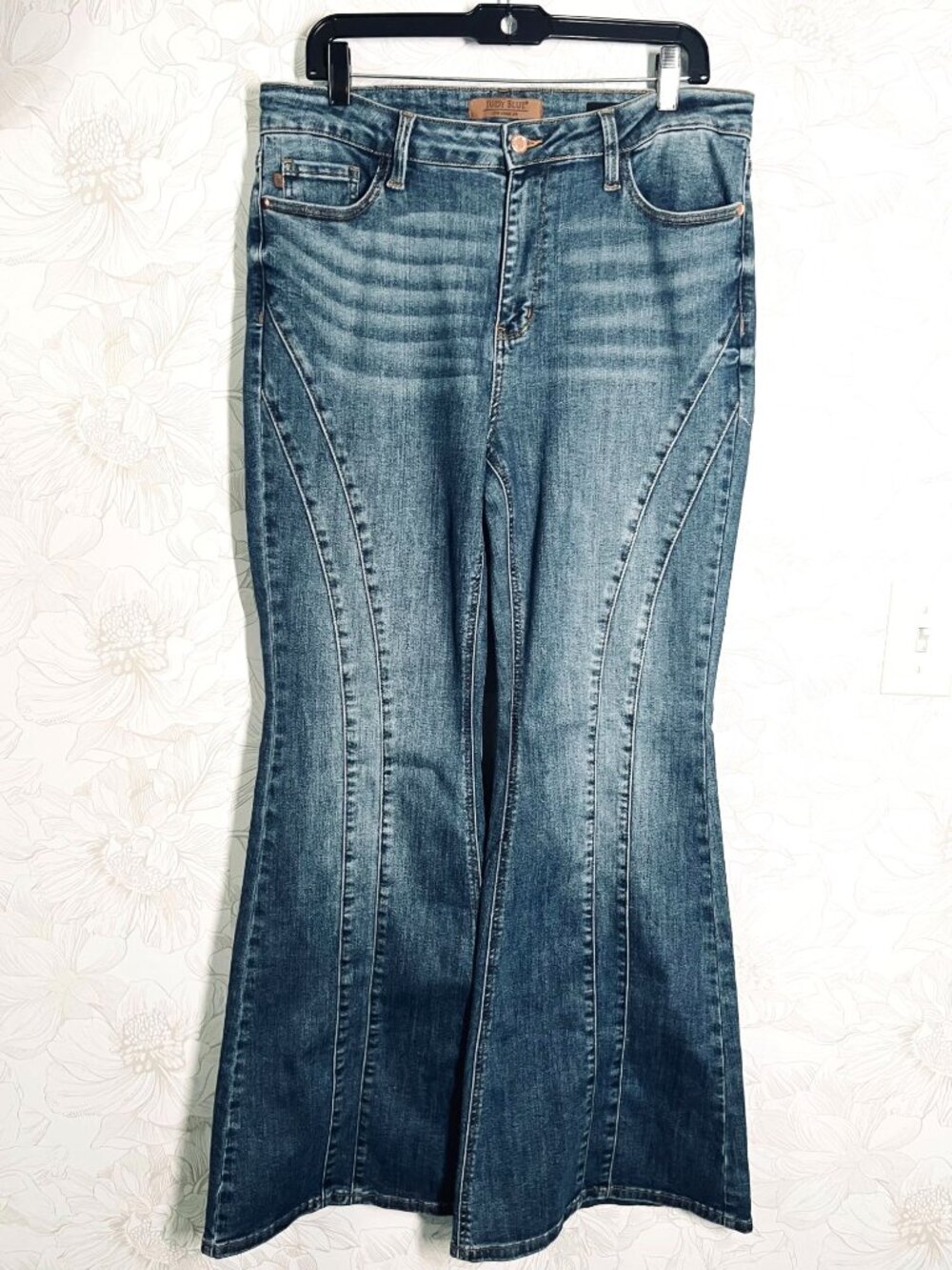 Judy Blue Jaqueline Mid Rise Double Angular Seam Flare Jeans size 13/31
